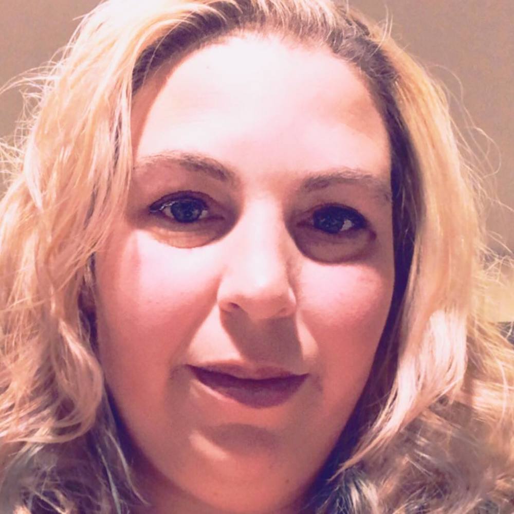Meet your Posher, Courtney